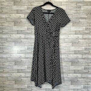 Tacera Black/White Dress - Faux Wrap -Size Medium - Cap Sleeves‎